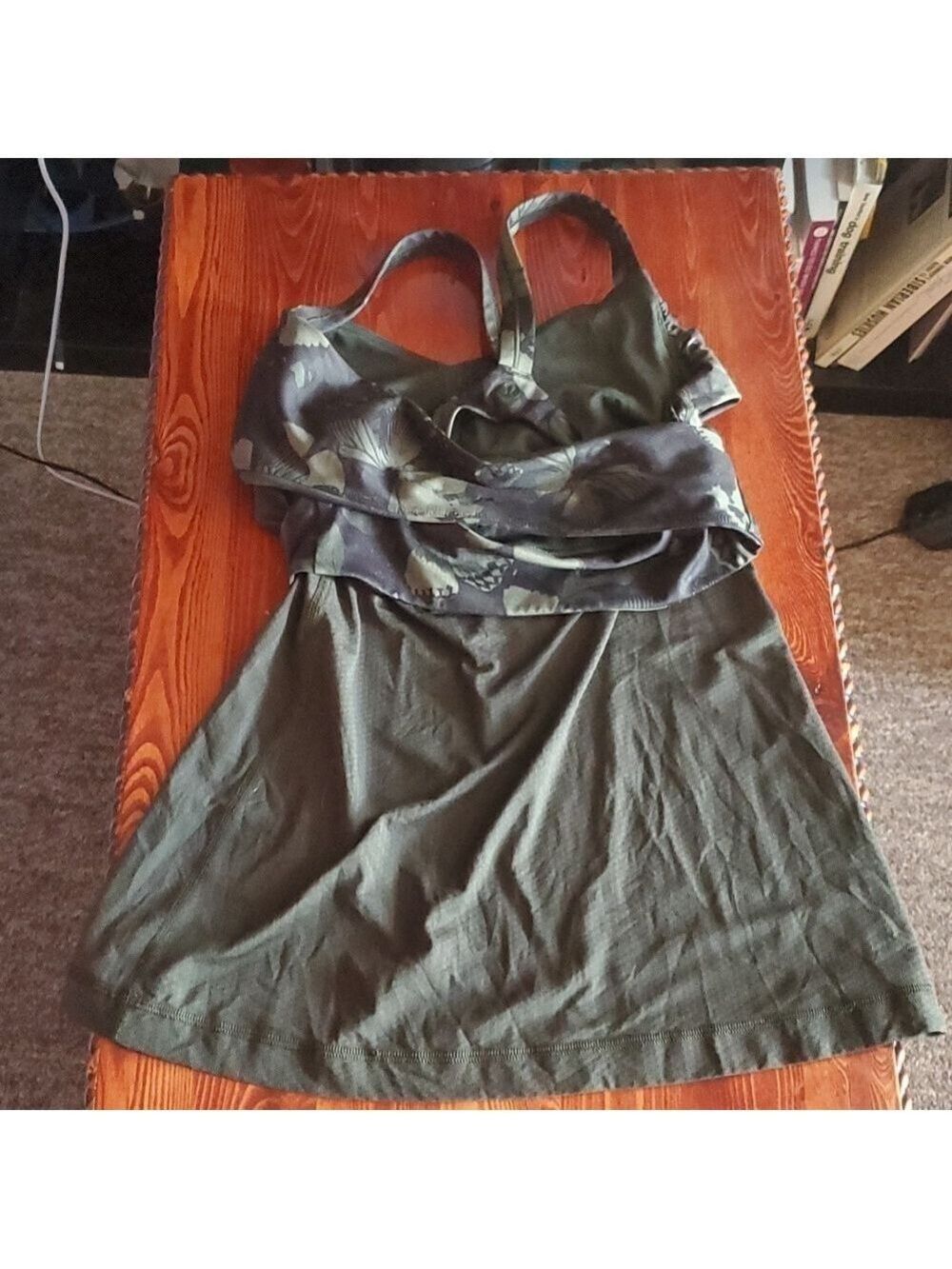Lululemonwrap Wrap It Up Biggie So Fly Butterfly Fatigue Green/black top size 6 - Picture 3 of 5
